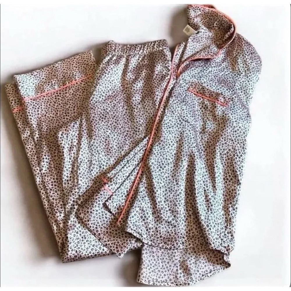 Victoria's Secret Pink and White Leopard Print Pajama Set